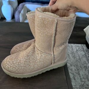 Light pink leopard UGGS